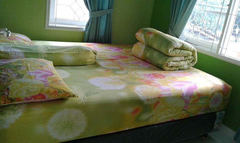 Imagen de la habitación del Hotel Villa Puncak Resort. Foto 16