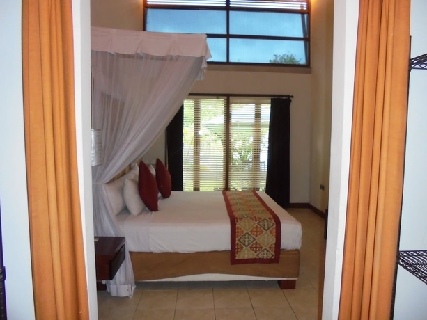 Imagen de la habitación del Hotel Villa Puri Ayu. Foto 8