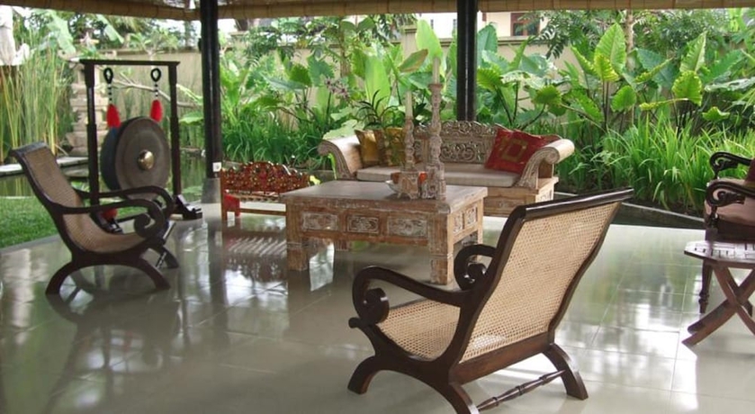 Imagen de los interiores del Hotel Villa Puri Darma Agung. Foto 16