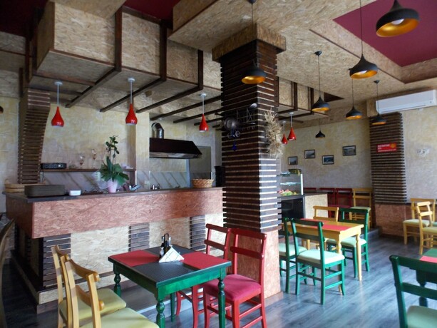 Imagen del bar/restaurante del Hotel Villa Qendra, Ksamil. Foto 6