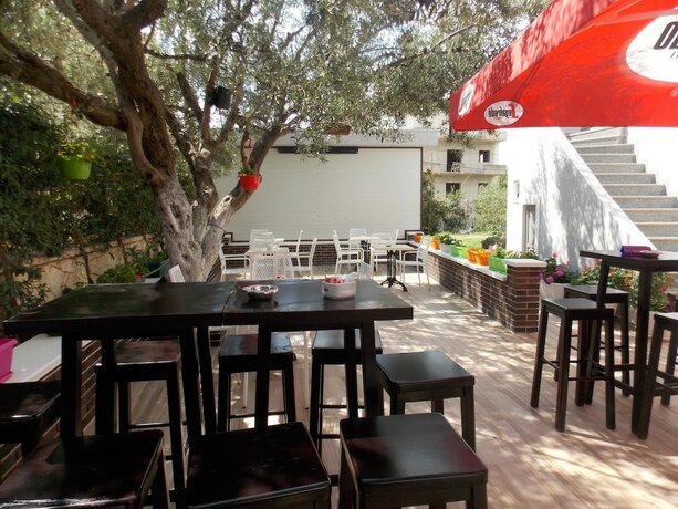 Imagen del bar/restaurante del Hotel Villa Qendra, Ksamil. Foto 8
