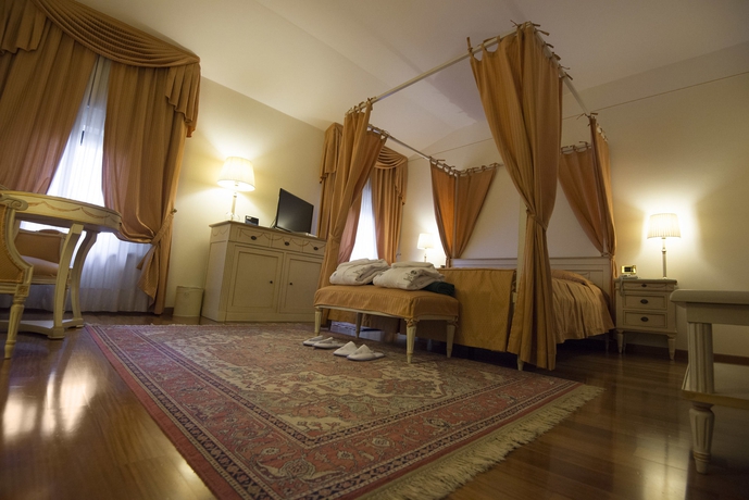 Imagen de la habitación del Hotel Villa Quaranta Tommasi Wine and Spa. Foto 9