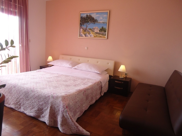 Imagen de la habitación del Hotel Villa Queen. Foto 2