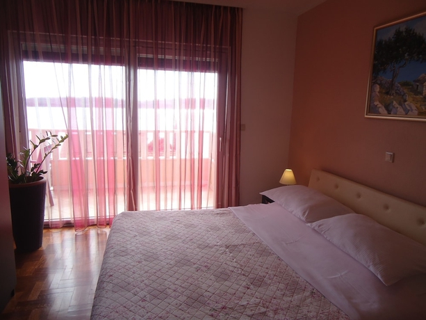 Imagen de la habitación del Hotel Villa Queen. Foto 3