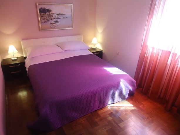 Imagen de la habitación del Hotel Villa Queen. Foto 4
