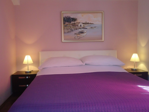 Imagen de la habitación del Hotel Villa Queen. Foto 11