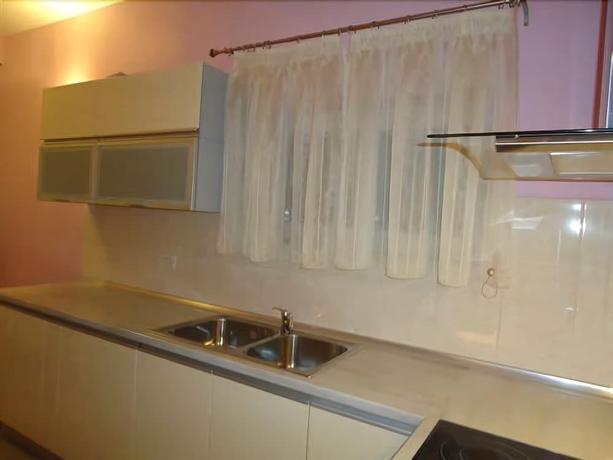 Imagen de la habitación del Hotel Villa Queen. Foto 13