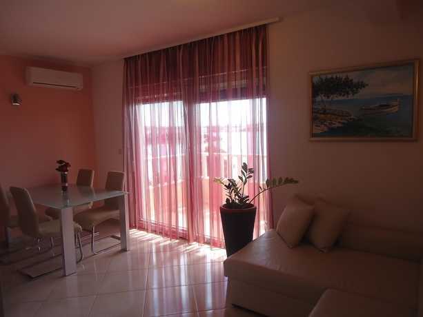 Imagen de la habitación del Hotel Villa Queen. Foto 14