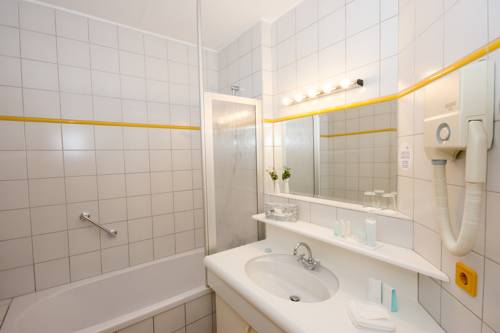 Imagen de la habitación del Hotel Villa Rainer. Foto 7