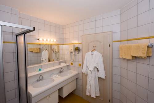 Imagen de la habitación del Hotel Villa Rainer. Foto 9