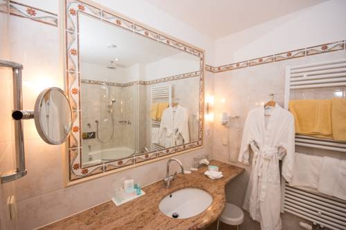 Imagen de la habitación del Hotel Villa Rainer. Foto 16