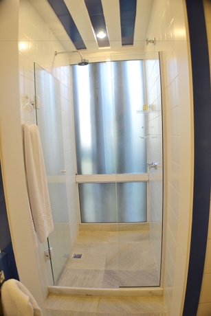 Imagen de la habitación del Hotel Villa Raphael. Foto 8