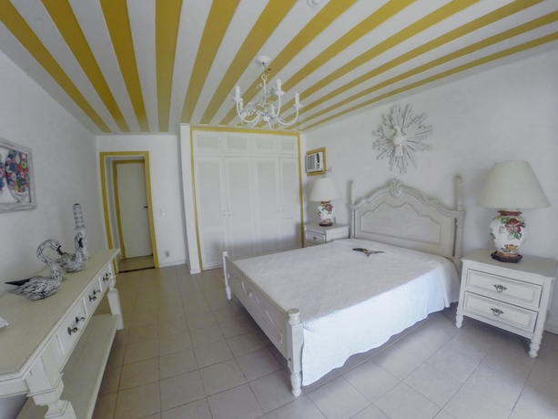 Imagen de la habitación del Hotel Villa Raphael. Foto 14