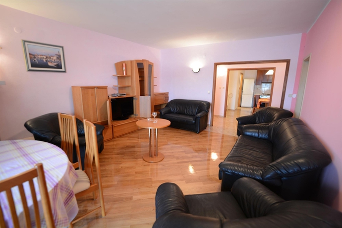 Imagen de los interiores del Hotel Villa Ratac. Foto 16