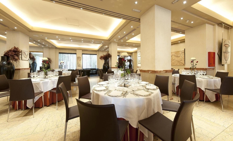 Imagen de los interiores del Hotel Villa Real. Foto 15