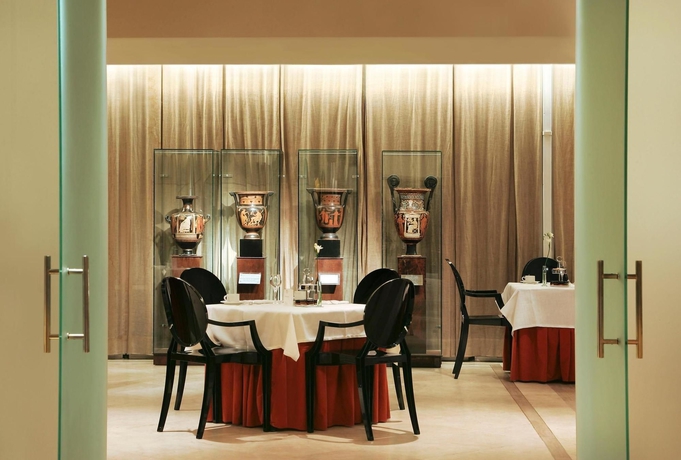 Imagen del bar/restaurante del Hotel Villa Real. Foto 6