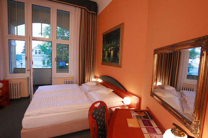 Imagen de la habitación del Hotel Villa Regent. Foto 11