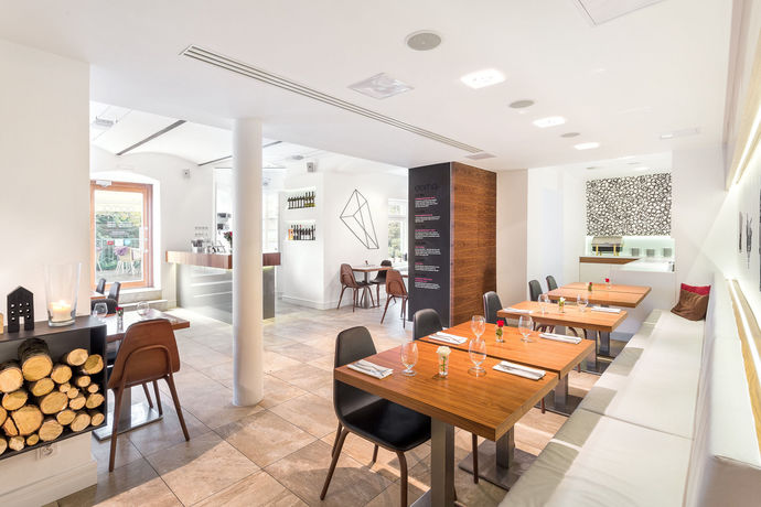 Imagen del bar/restaurante del Hotel Villa Regent. Foto 6