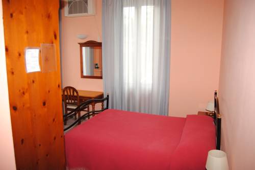 Imagen de la habitación del Hotel Villa Regina, Ferrara. Foto 12