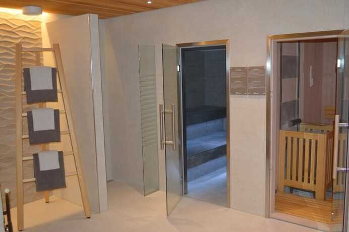 Imagen de la piscina del Hotel Villa Regina, Levico Terme. Foto 26