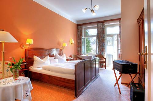 Imagen de la habitación del Hotel Villa Rein. Foto 10