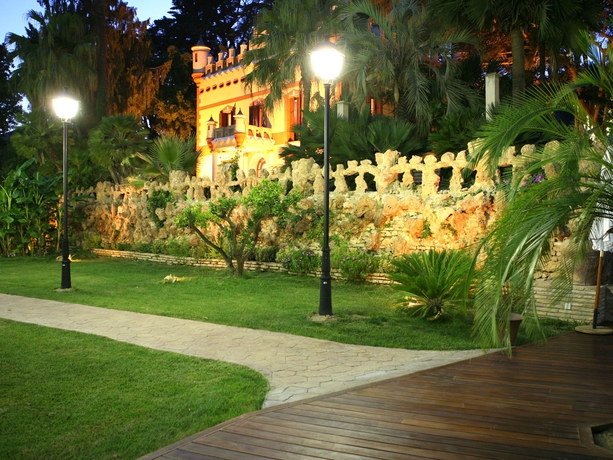 Imagen de los exteriores del Hotel Villa Retiro. Foto 1