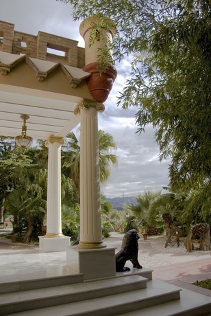 Imagen de los exteriores del Hotel Villa Retiro. Foto 3