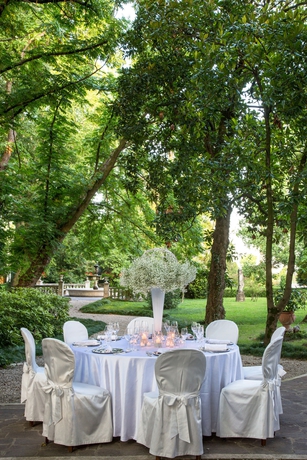 Imagen del bar/restaurante del Hotel Villa Revedin. Foto 2