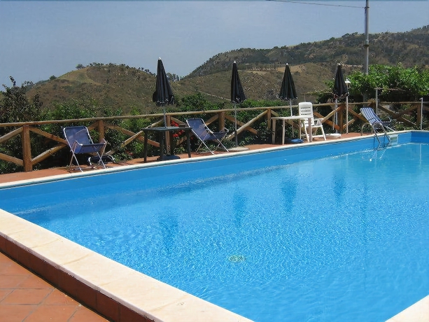 Imagen de la piscina del Hotel Villa Rica, Sicilia. Foto 19
