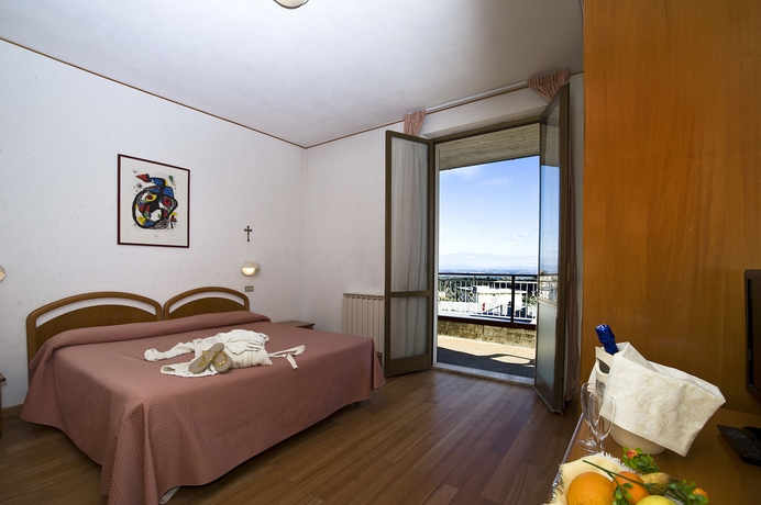 Imagen de la habitación del Hotel Villa Ricci. Foto 4