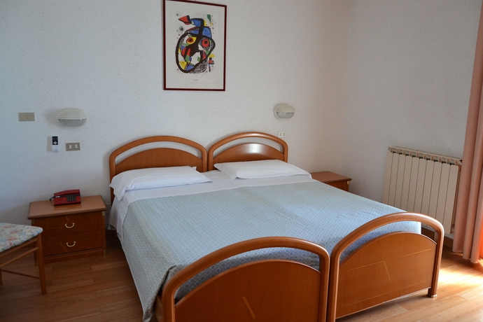 Imagen de la habitación del Hotel Villa Ricci. Foto 10