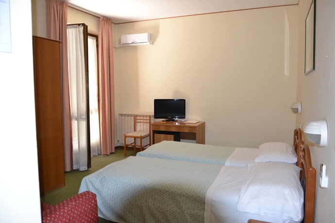 Imagen de la habitación del Hotel Villa Ricci. Foto 11