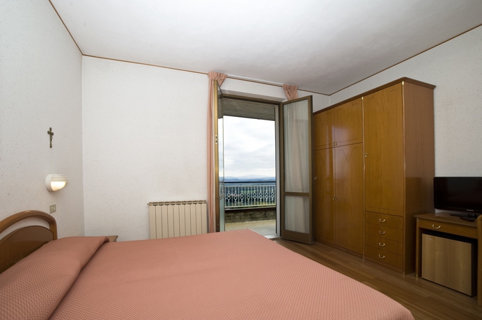 Imagen de la habitación del Hotel Villa Ricci. Foto 14