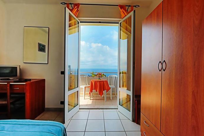 Imagen de la habitación del Hotel Villa Rita, Forio. Foto 4