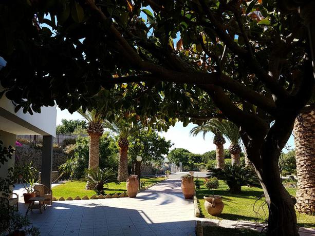 Imagen de los exteriores del Hotel Villa Rita, Forio. Foto 7