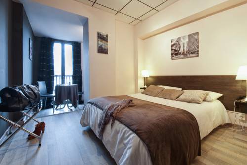 Imagen de la habitación del Hotel Villa Riva. Foto 4