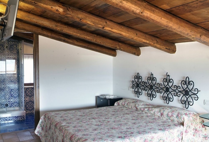 Imagen de la habitación del Hotel Villa Rizzo Resort and Spa. Foto 18