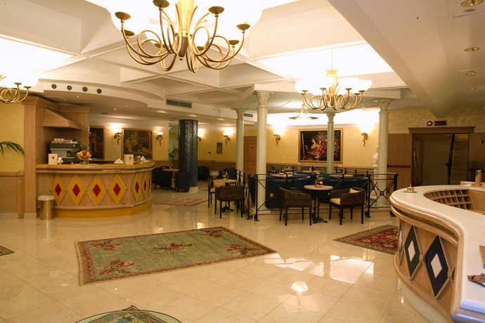 Imagen de los interiores del Hotel Villa Romana, Marinella. Foto 5