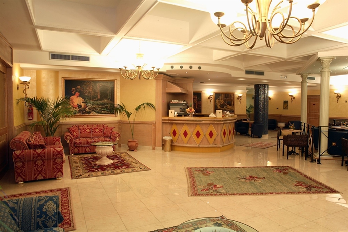 Imagen de los interiores del Hotel Villa Romana, Marinella. Foto 6