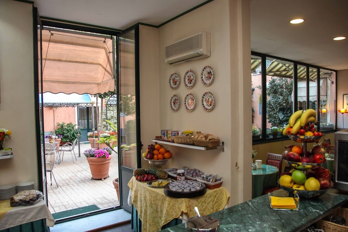 Imagen del bar/restaurante del Hotel Villa Romeo. Foto 5