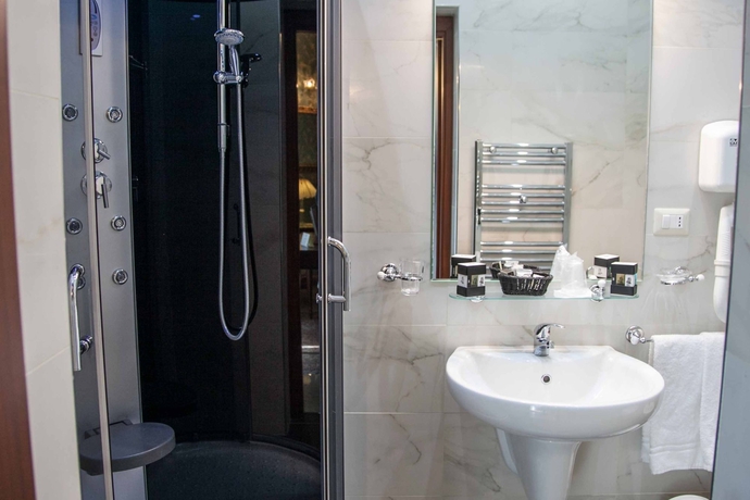 Imagen de la habitación del Hotel Villa Romeo. Foto 10