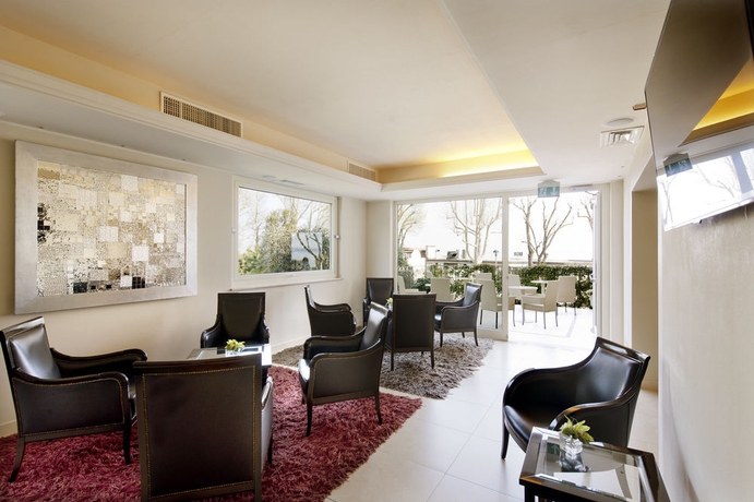 Imagen de los interiores del Hotel Villa Rosa, Desenzano del Garda. Foto 12