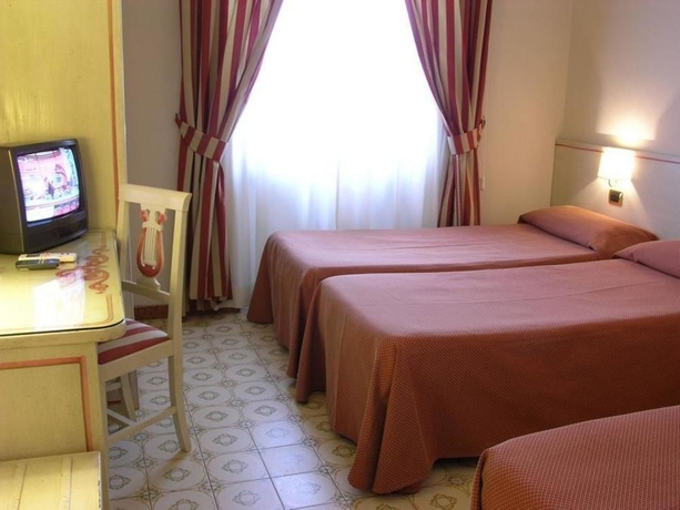 Imagen de la habitación del Hotel Villa Rosa, Roma. Foto 10