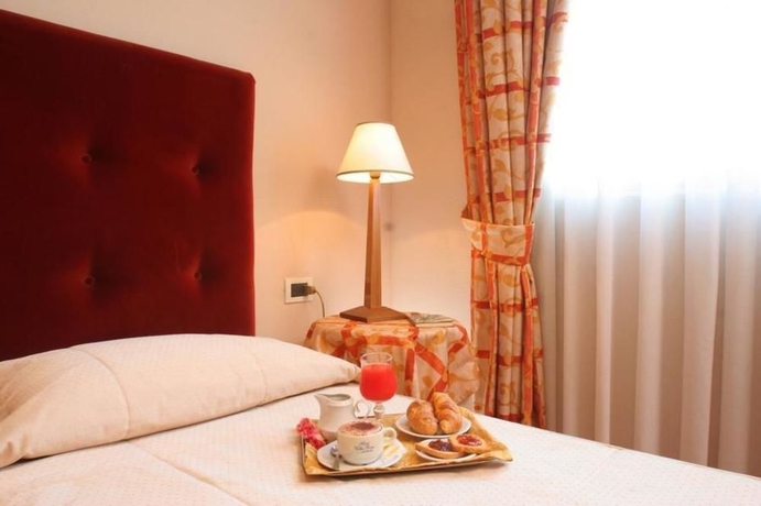 Imagen de la habitación del Hotel Villa Rosa, Roma. Foto 12