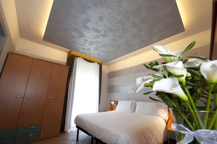 Imagen de la habitación del Hotel Villa Rosa, Sirmione. Foto 5