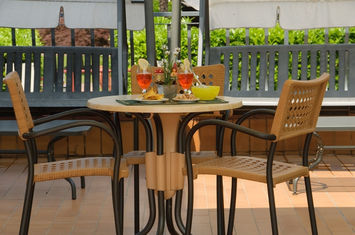 Imagen de los exteriores del Hotel Villa Rosa, Sirmione. Foto 7