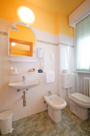 Imagen de la habitación del Hotel Villa Rosa, Sirmione. Foto 6