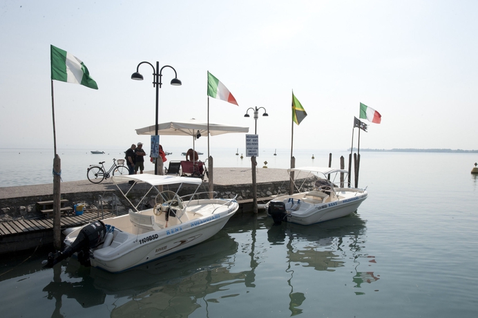 Imagen de los exteriores del Hotel Villa Rosa, Sirmione. Foto 8