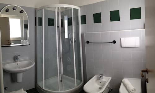 Imagen de la habitación del Hotel Villa Rosa, Torbole Sul Garda. Foto 4
