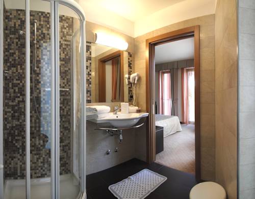 Imagen de la habitación del Hotel Villa Rosa, Torbole Sul Garda. Foto 6